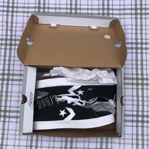 Converse Men’s Black and White Trainers